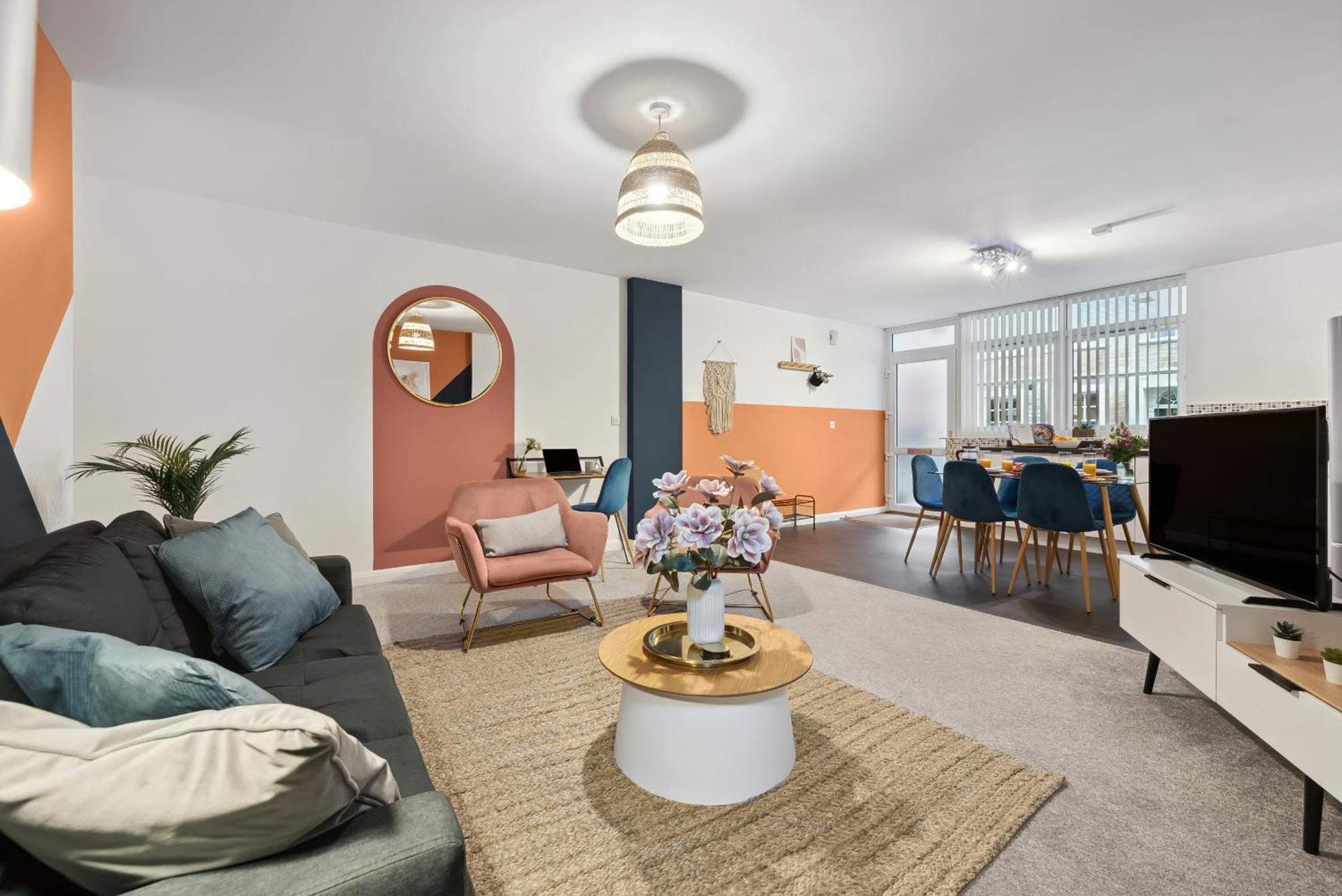 Corinium Lodge - Town Centre Apartment Cirencester Bagian luar foto