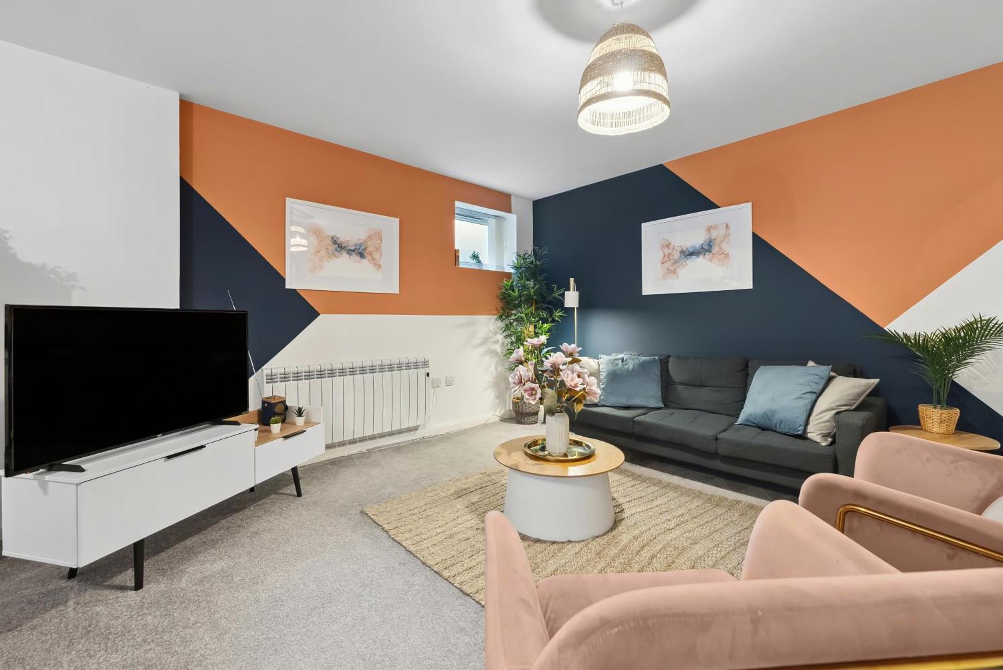 Corinium Lodge - Town Centre Apartment Cirencester Bagian luar foto