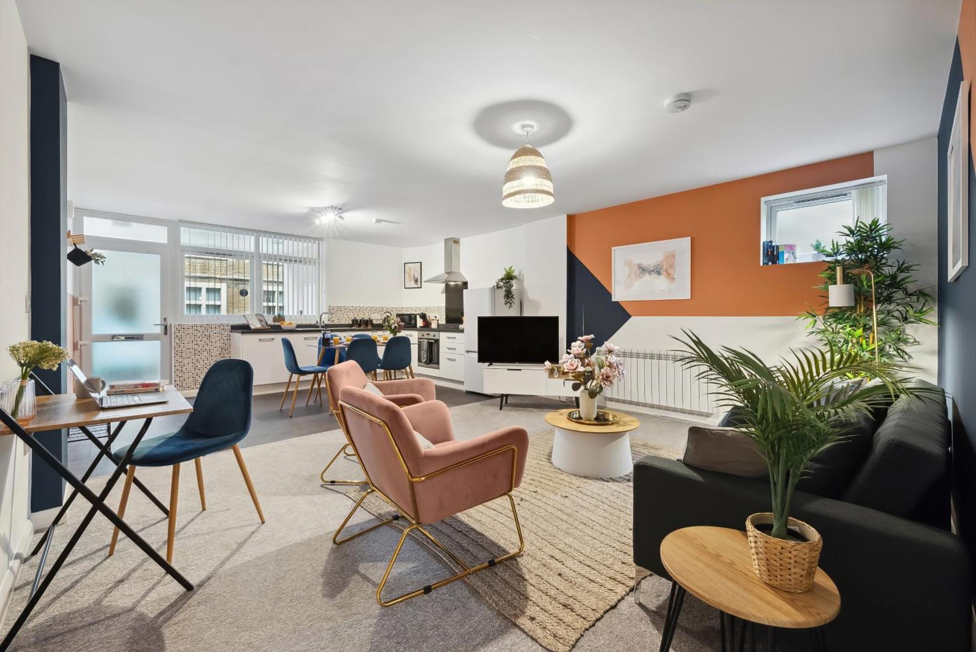 Corinium Lodge - Town Centre Apartment Cirencester Bagian luar foto